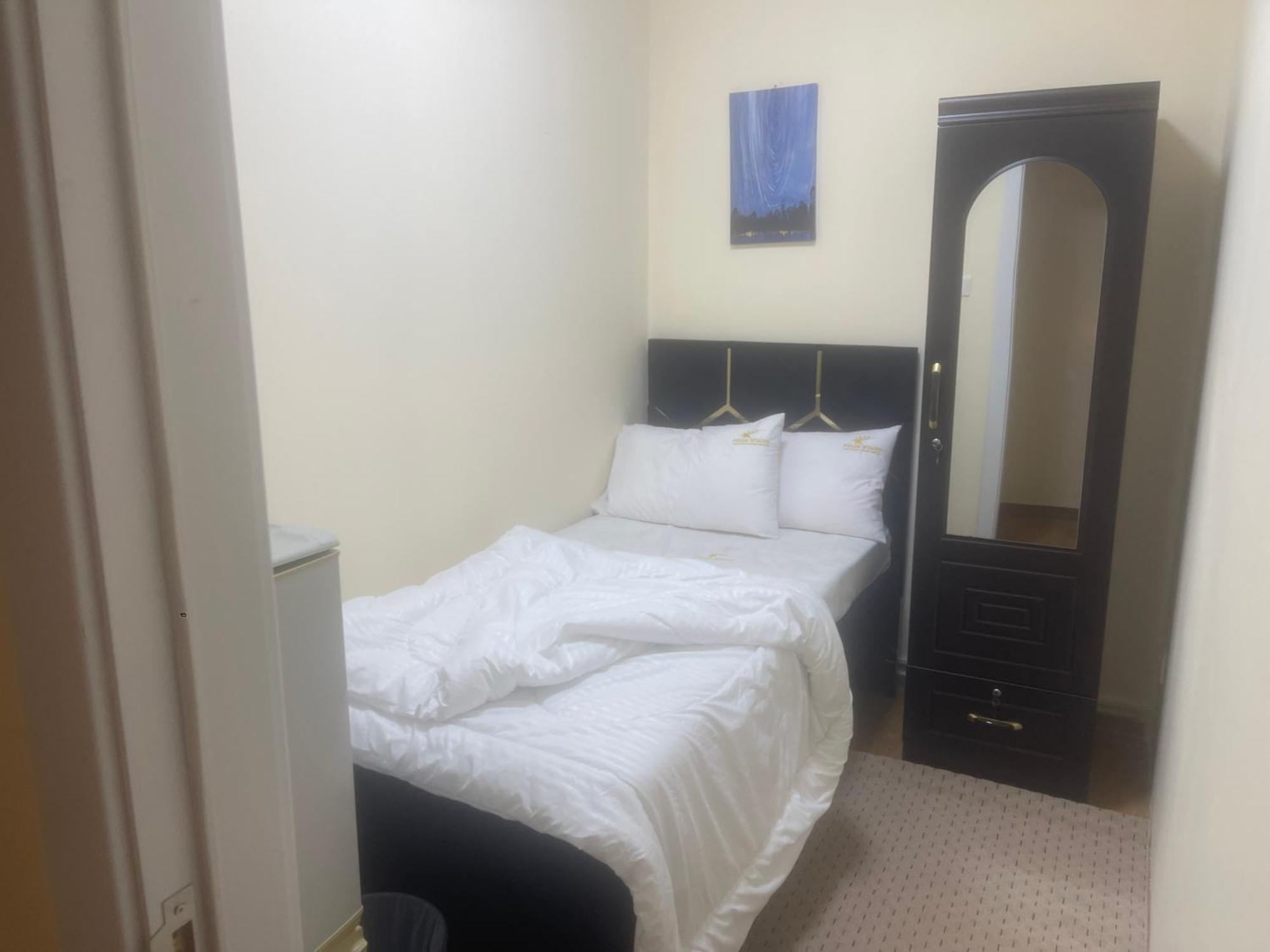 Four Stars Hostel Дубай Екстер'єр фото