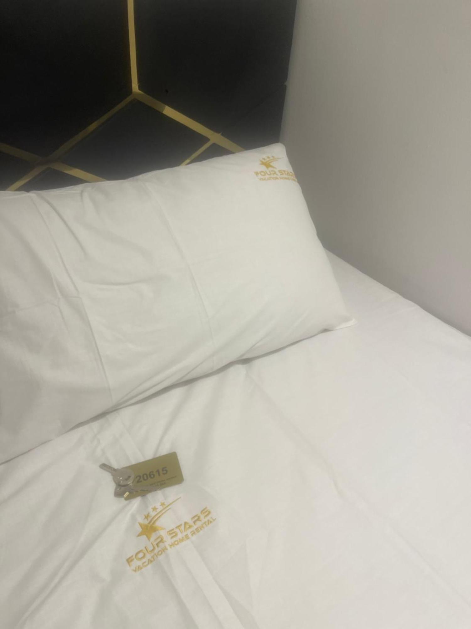 Four Stars Hostel Дубай Екстер'єр фото