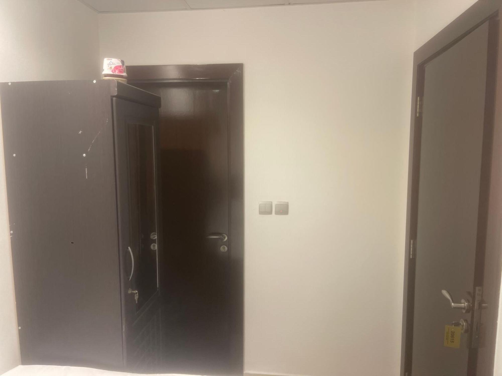 Four Stars Hostel Дубай Екстер'єр фото