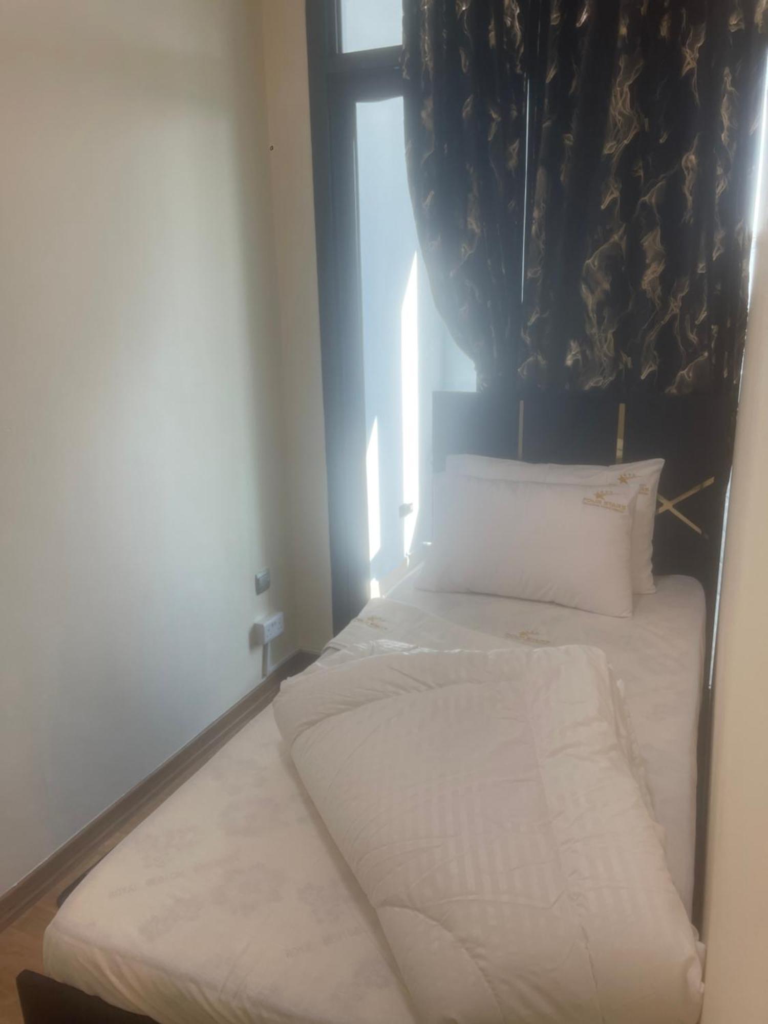 Four Stars Hostel Дубай Екстер'єр фото