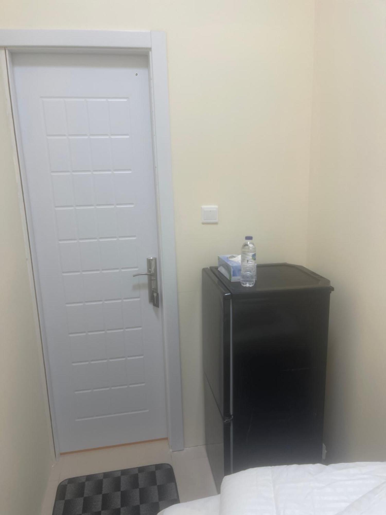 Four Stars Hostel Дубай Екстер'єр фото