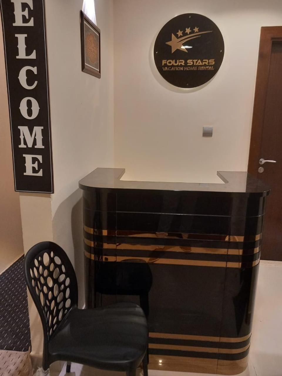 Four Stars Hostel Дубай Екстер'єр фото