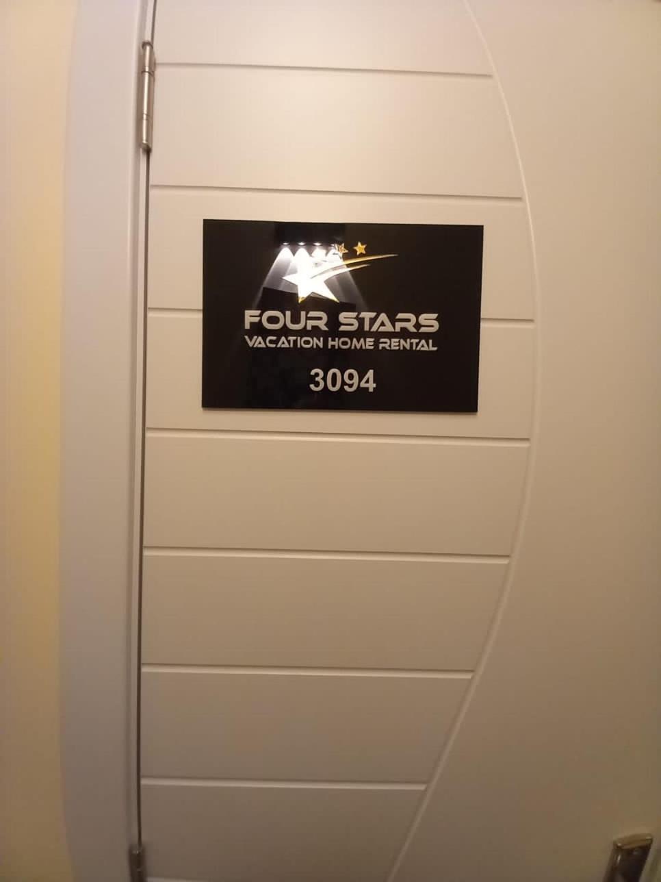 Four Stars Hostel Дубай Екстер'єр фото