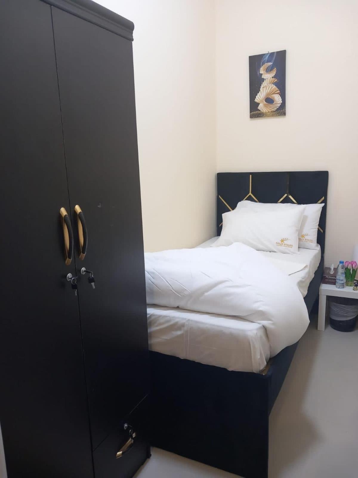 Four Stars Hostel Дубай Екстер'єр фото