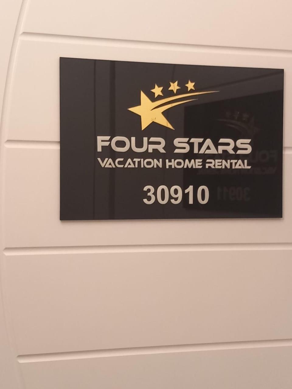 Four Stars Hostel Дубай Екстер'єр фото