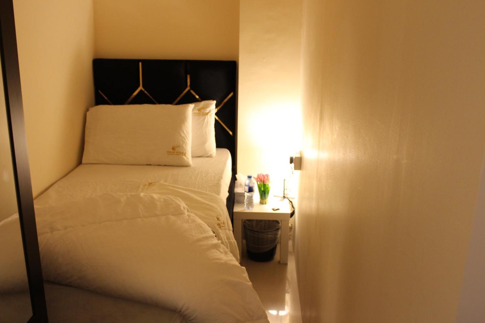 Four Stars Hostel Дубай Екстер'єр фото