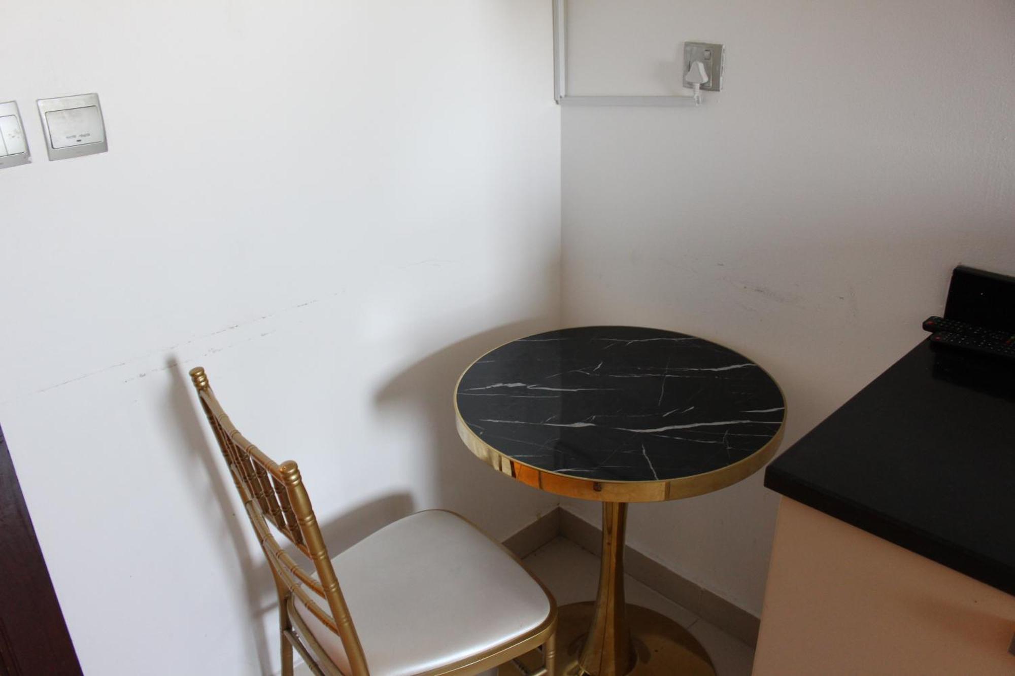 Four Stars Hostel Дубай Екстер'єр фото
