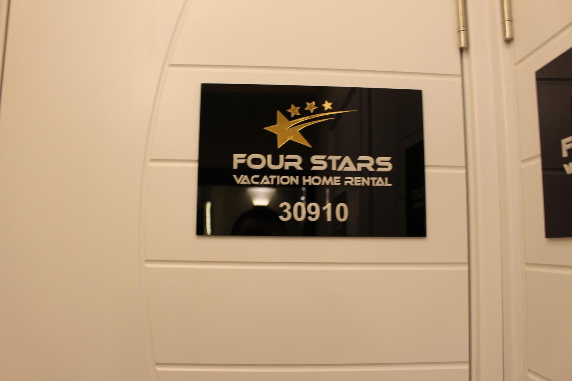 Four Stars Hostel Дубай Екстер'єр фото