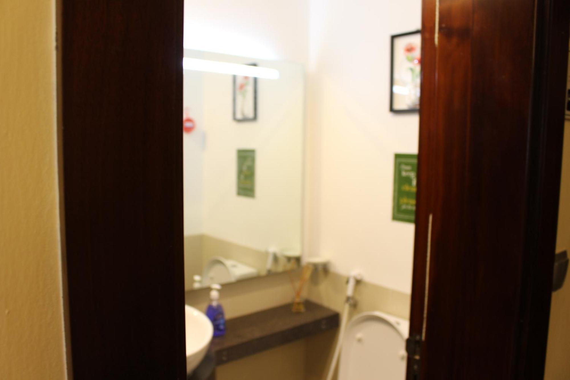 Four Stars Hostel Дубай Екстер'єр фото