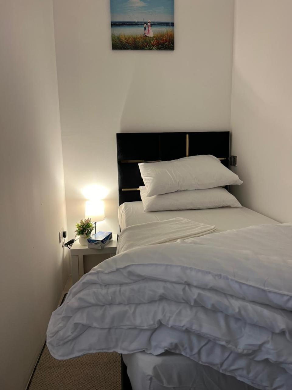 Four Stars Hostel Дубай Екстер'єр фото